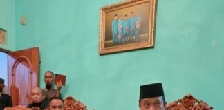 Temui Gerisman, Menteri Bahlil: Saya Datang Sebagai Anak Ketemu Bapak