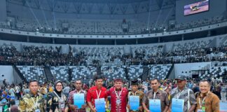 Presiden Jokowi Serahkan SK Biru TORA untuk Sulawesi Tenggara