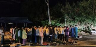 Ratusan Warga Rempang Salat Hajat di Jembatan IV Barelang warga rempang salat hajat