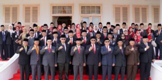 Sekdaprov Adi Prihantara Pimpin Upacara Peringatan HUT ke-78 Kemerdekaan RI di Lingkungan Pemprov Kepri