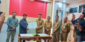 Bupati Natuna Tandatangani NPHD Pilkada 2024 Bersama KPU dan Bawaslu NPHD Pilkada Natuna