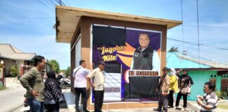 Panwascam di Karimun Kembali Tertibkan Baliho Caleg baliho caleg karimun