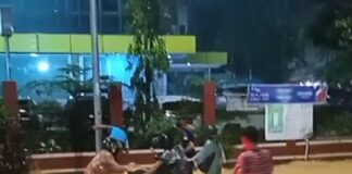 Hujan Deras Melanda Batam, Pemotor Hampir Hanyut Terbawa Arus pemotor terseret arus