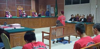 Rudi Menangis di depan Hakim, Minta Keringanan Hukum Bagi Istri keringanan hukum