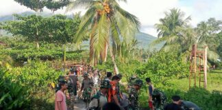 Antisipasi Banjir, Kodim 0318/Natuna Karya Bakti Bersihkan Lingkungan