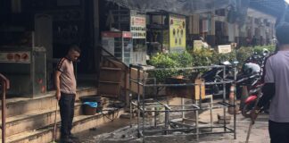 Diduga Akibat Kebocoran Gas, Satu Outlet Foodcourt Pasir Putih Terbakar
