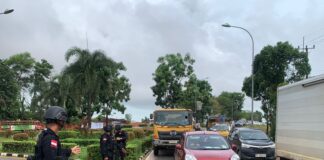 Bundaran Kabil Batam Macet, Brimob Polda Kepri Turun Tangan