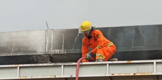 Enam Gudang di Kawasan Union Batuampar Dilahap Api