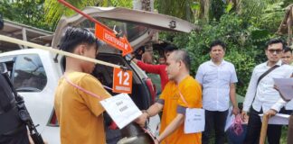 Rekonstruksi Kasus Pembunuhan Mantan Dirut RSUD, Tersangka Lakukan 19 Reka Adegan kasus pembunuhan dirut rsud