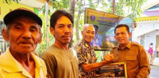 Gubernur Ansar Serahkan Bantuan Alat Tangkap untuk Nelayan Tanjungpinang