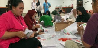 KPU Karimun Libatkan 151 Warga untuk Lipat Surat Suara Pemilu