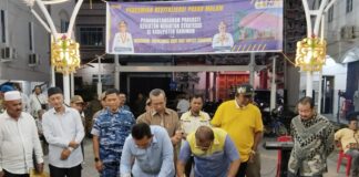 Resmikan Tugu Pentadbiran dan Pasar Malam Karimun, Ini Pesan Gubernur Ansar