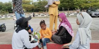 Dorong Literasi, Komunitas Buka Buku Sebar Ratusan Buku ke Anak-anak di Karimun