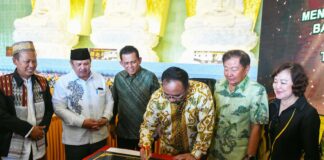 Silaturahmi dengan Umat Budha di Tanjungpinang, Menag Yaqut Puji Moderasi Beragama di Kepri