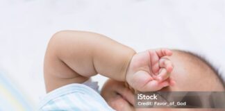 Mata Bayi Sering Belekan, Begini Cara Menanganinya