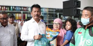 Pemko Batam Salurkan Paket Sembako Subsidi di 59 Lokasi