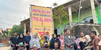 Rizki Faisal Hadiri Peletakan Batu Pertama dan Serahkan Notaris TPQ Al Amin rizki faisal tpq al amin