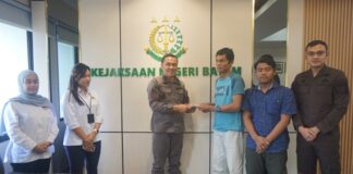 Kejari Batam Laksanakan Restitusi Terhadap Korban Tindak Pidana PMI restitusi korban PMI