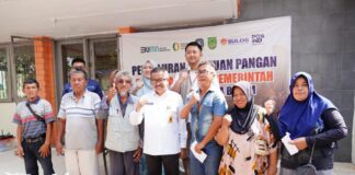 Pemko Batam Salurkan 2.660 Kg Beras Cadangan Pangan Pemerintah di Kecamatan Lubukbaja