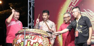 Hadiri Chinatown Imlek Festival, Ini Pesan Rudi untuk Kemajuan Batam