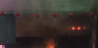 Satu Unit Toko Handphone di Meral Karimun Terbakar