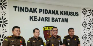 Kejari Batam Terima Uang Pengganti Kerugian Negara pada Kasus Korupsi SMKN 1 Batam