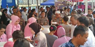 Naik Sepeda Motor Bareng PJU Polda Kepri, Yan Fitri Sambangi Warga Tanjunguma