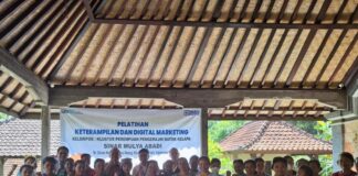 Kelompok Perempuan Berdaya, Ubah Batok Kelapa Jadi Karya Seni limbah batok kelapa