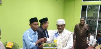 Safari Ramadan di Sugie Besar, Bupati Karimun Serahkan Uang Tunai safari ramadan sugie besar