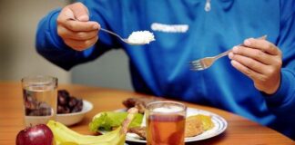 Apakah Masih Boleh Makan Sahur saat Azan Subuh?