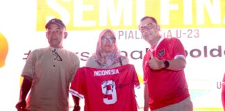 Nobar Bersama Kapolda, Ibunda Ramadhan Sananta Teteskan Air Mata