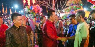 Gubernur Ansar Hadiri Peringatan HUT Dewa Nguan Thiang Sian Tih