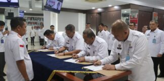 Imigrasi Batam Tandatangani Komitmen Pelayanan Publik Berbasis HAM