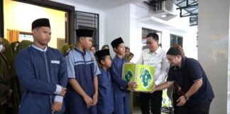 Kajati Kepri Syukuran di Rumah Dinas, Buka Bersama dan Bagi Sembako