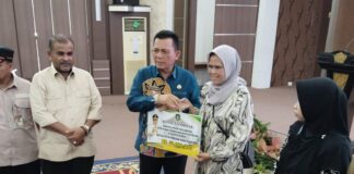 Pemprov Kepri Kucurkan Bantuan Rp1,5 Miliar Untuk Korban Puting Beliung di Karimun