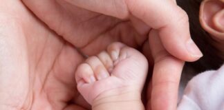 Bayi Perempuan Temuan di Karimun Jadi Rebutan untuk Diadopsi bayi di karimun jadi rebutan