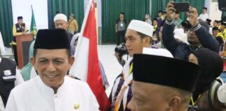 Gubernur Ansar Lepas 487 Jemaah Calon Haji Kloter 1 Embarkasi Batam