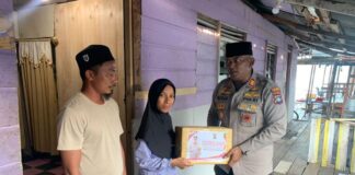 Polsek Moro Salurkan Bansos Kapolda kepada Warga Kurang Mampu polsek moro salurkan bansos
