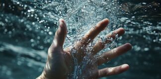 Jatuh ke Laut, Nelayan Asahan Dua Hari Mengapung di Selat Singapura