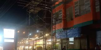 Seorang Pria Tersengat Aliran Listrik Saat Pasang Kanopi Rumah Makan di Karimun