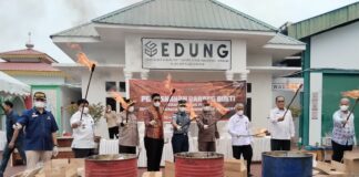 Usai Inkracht, Kejari Karimun Musnahkan Barang Bukti 47 Perkara Tindak Pidana Tahun 2024