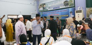 Jemaah Haji Kloter 1 Tiba di Batam, Walikota Sambut dan Berikan Doa jemaah haji tiba di batam