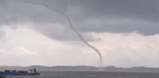 Fenomena Waterspout Terlihat di Laut Karimun, BMKG Imbau Warga Waspada