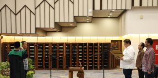 Menko Airlangga Lantik Anggota Bidang Administrasi dan Keuangan BP Batam