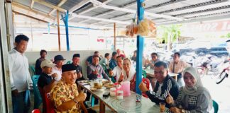 2 Calon Bupati Natuna Terlihat Bercengkrama dan Canda Tawa Saat Sarapan