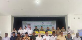 Dampingi Gubenur Kepri Serahkan Bantuan, Cen Sui Lan Disambut Hangat Masyarakat Natuna