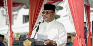 Pimpin Upacara HUT Kepri di Karimun, Rafiq Ingatkan ASN Tak Ikut Politik Praktis