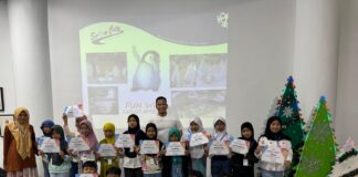 Siswa SD Nabilah Batam Belajar Sambil Main Salju di Snow City Singapura