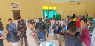 Polsek Dabo Singkep Kawal Distribusi Logistik Pemilu