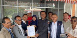 Tim HMR BerAURA Karimun Laporkan Dugaan Pelanggaran Netralitas ASN ke Bawaslu Dugaan Pelanggaran Netralitas ASN